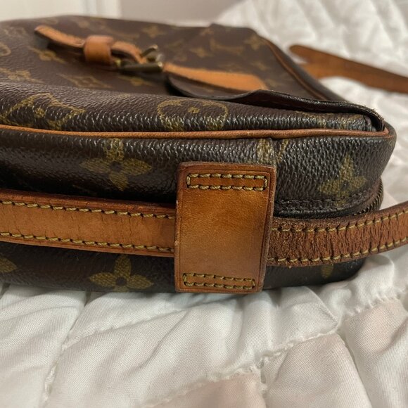 Louis Vuitton Juene Monogram Purse - Picture 11 of 16